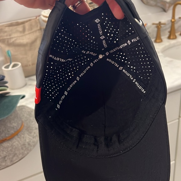 Peleton Ballcap - Picture 5 of 6